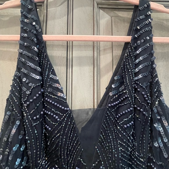 Adrianna Papell Beaded Gown Size 4 NWT - Picture 9 of 11